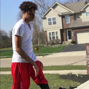 Meet your Posher, Lawrence